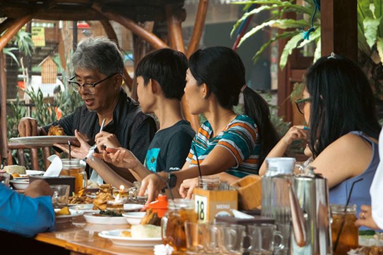 Rizki's Secret: Warung Makan yang Menghantarkan Kenangan Cilacap