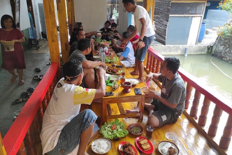 Rizki's Rasa: Warung Makan Cilacap yang Menggigit Selera